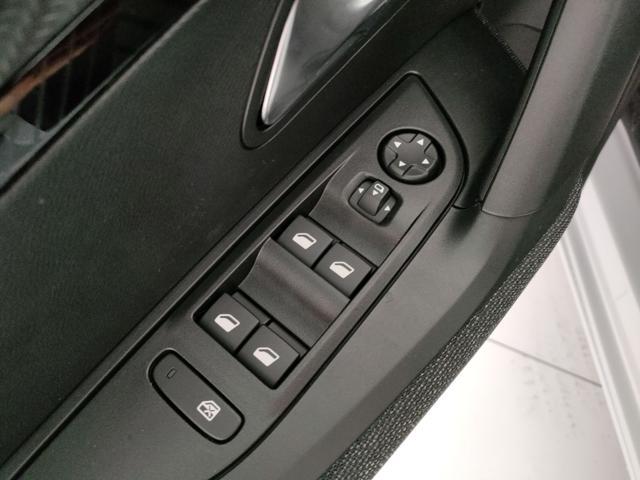 PEUGEOT 2008 Hybrid 145 e-DCS6 Style