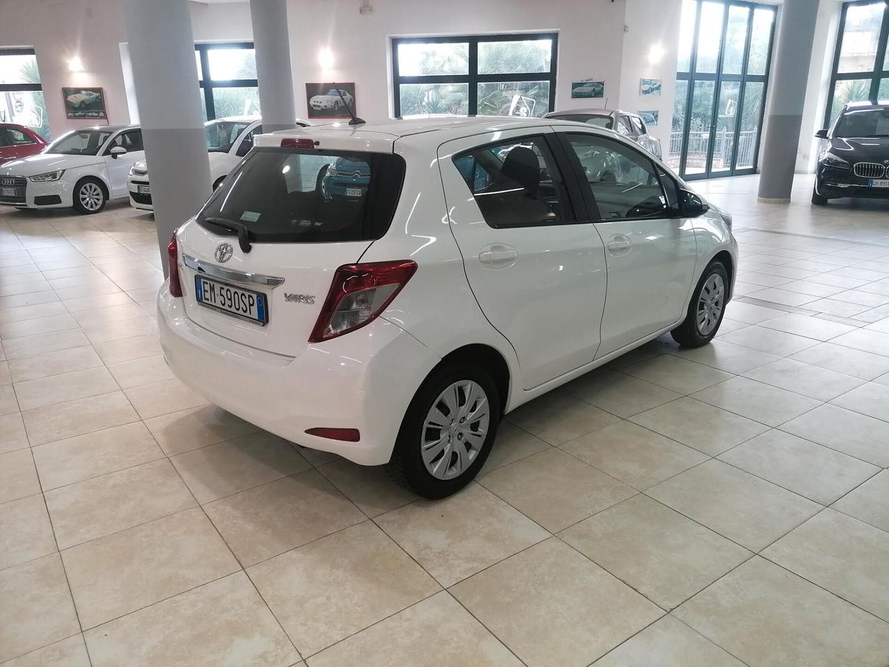 Toyota Yaris 1.0 5 P(NEOPATENTATI)