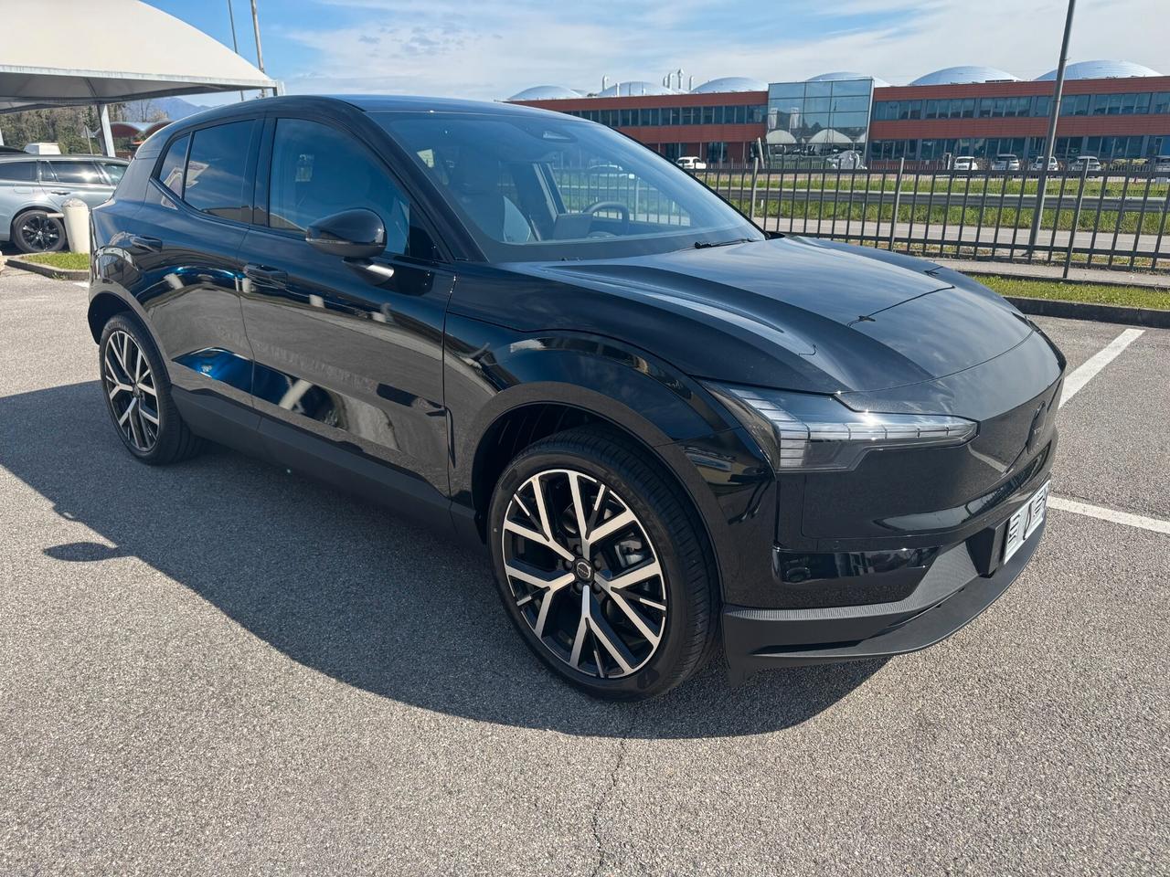 Volvo EX30 Extended Range RWD Plus Black Edition
