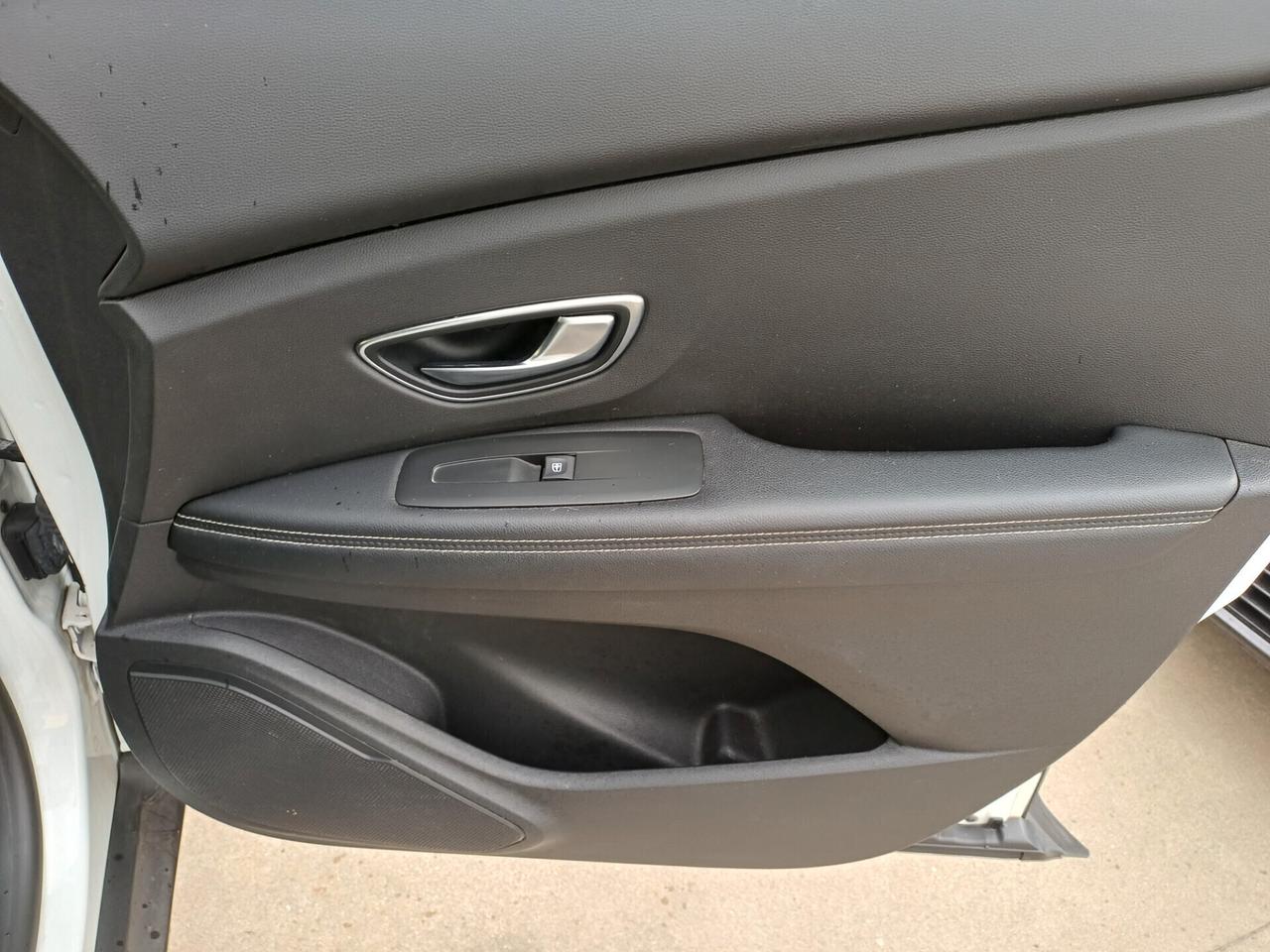 Renault Scenic Scénic dCi 8V 110 CV EDC Energy Intens