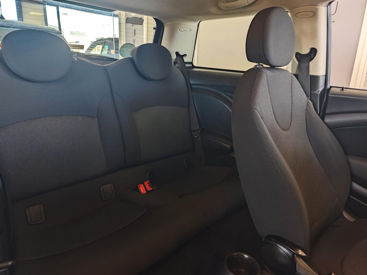 Mini 1.6 16V One (55kW)