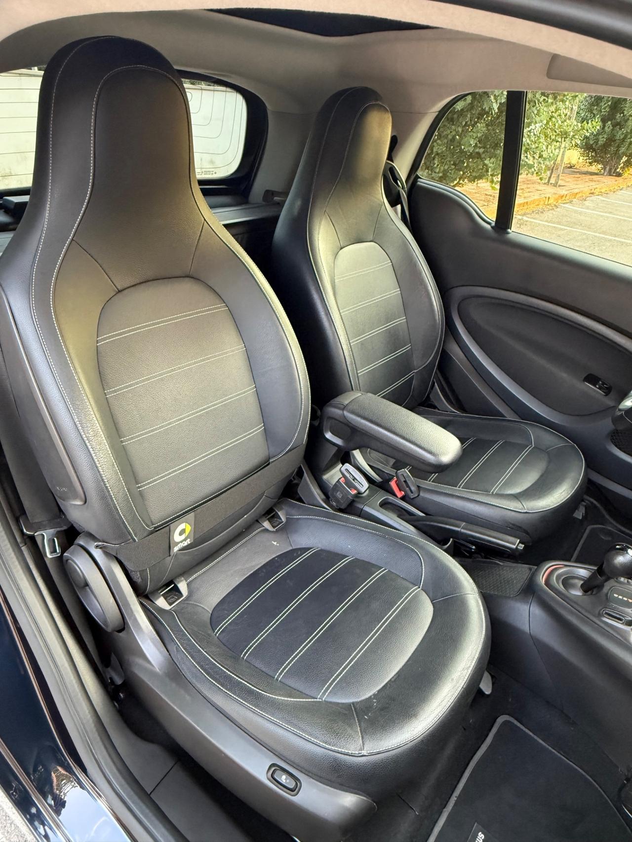 Smart ForTwo EQ Parisblue BRABUS