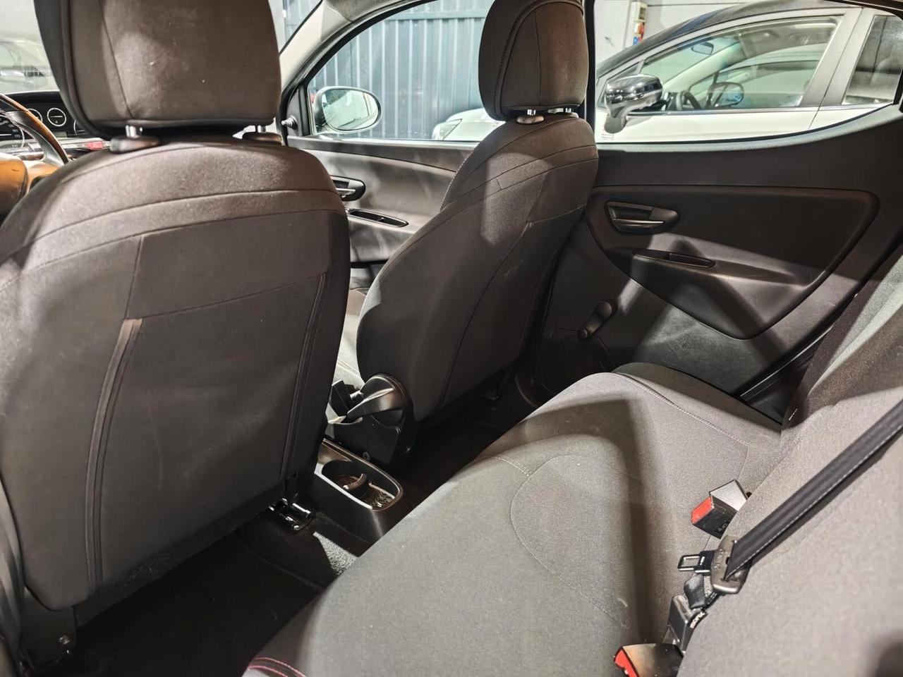 Lancia Ypsilon Benzina Euro 6 Neopatentati