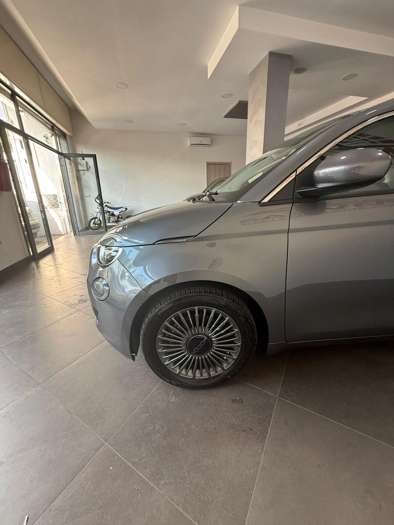 Fiat 500 500e Berlina 42 kWh Passion