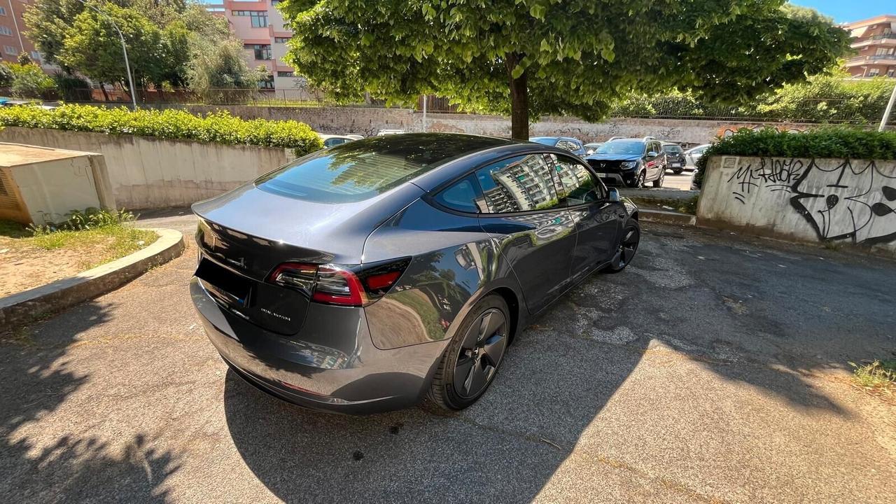 Tesla Model 3 RWD
