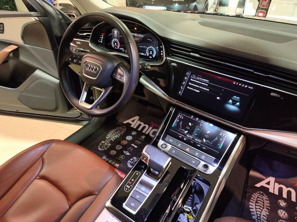 AUDI Q8 50 TDI 286 CV quattro S-LINE