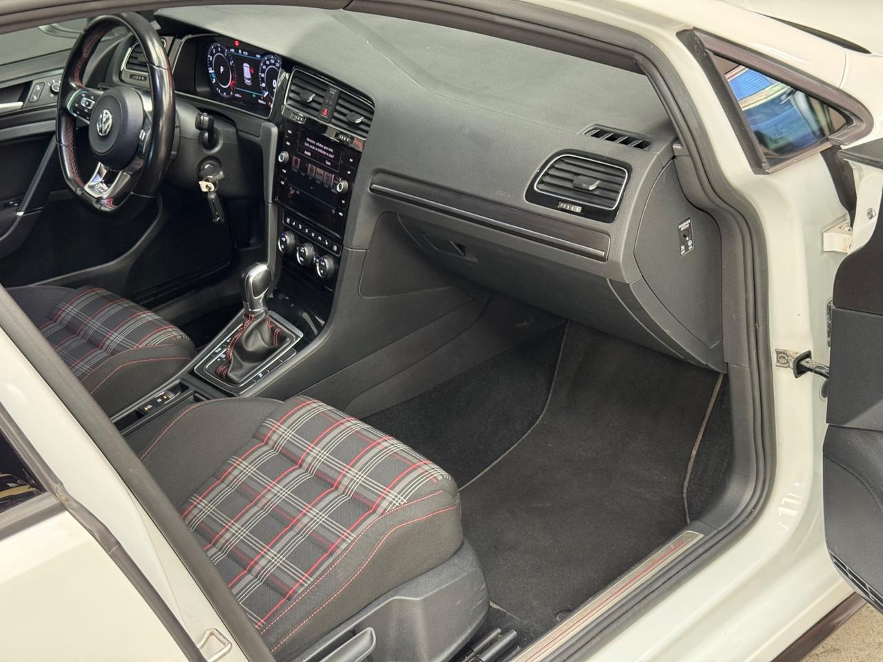 Volkswagen Golf GTI Performance 2.0 245 CV TSI DSG 5p. BMT