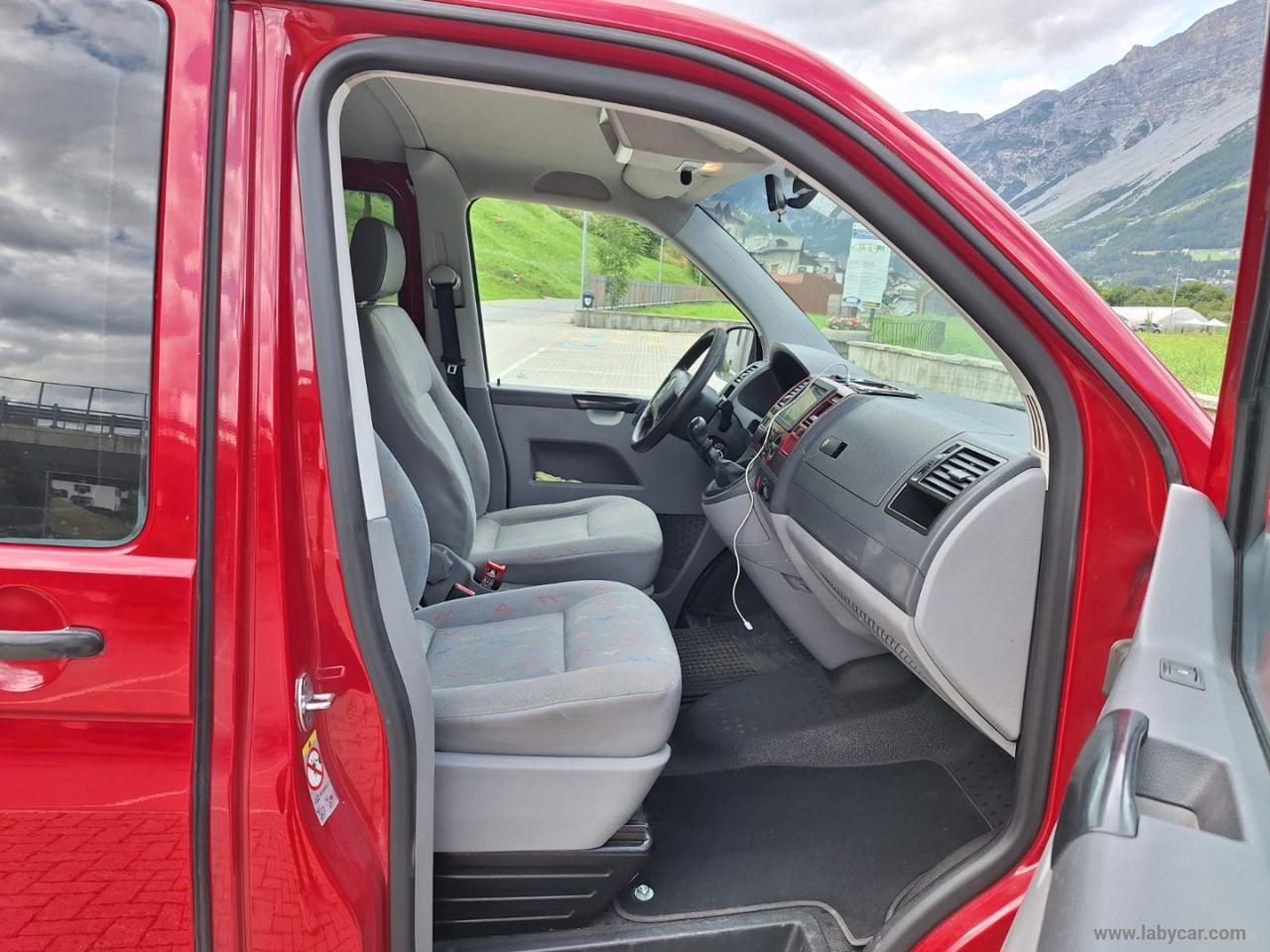 T5 Transporter 2.5 TDI 130CV 8 POSTI GANCIO TRAINO