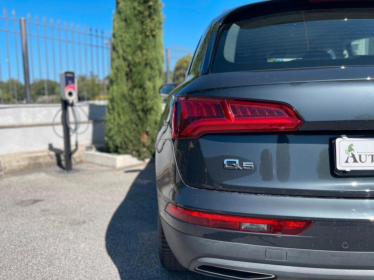 Audi Q5 2.0 TDI quattro S tronic Business