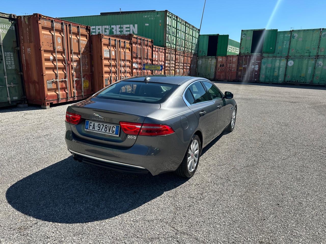 Jaguar XE 2.0 D Turbo aut. Pure PELLE NAVI