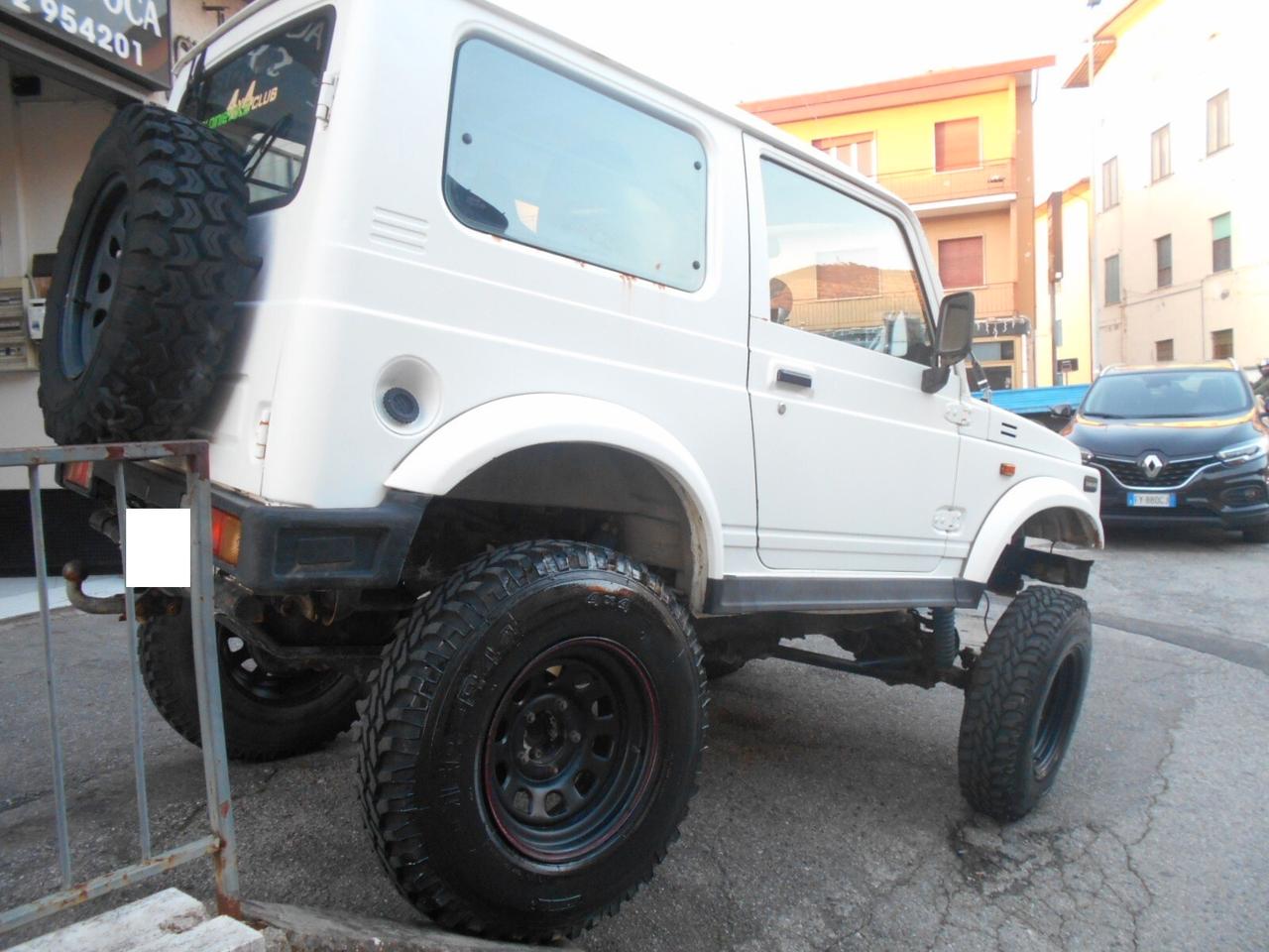 SUZUKI SAMURAI