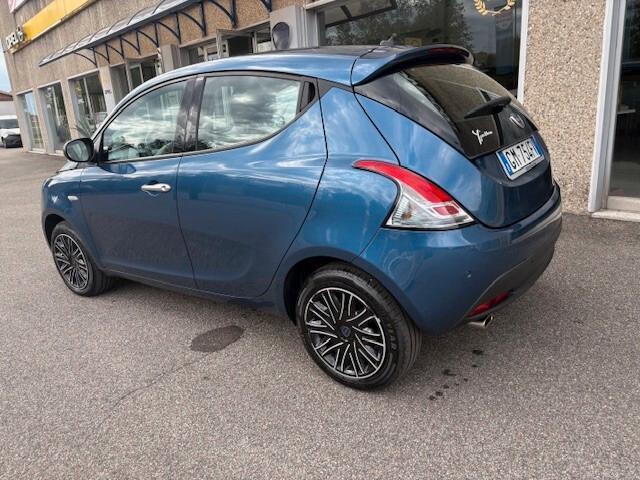 Lancia Ypsilon 1.0 FireFly 5 porte S&S Hybrid Gold Plus