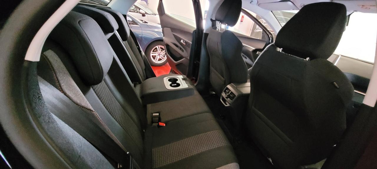 Peugeot 3008 BlueHDi 130 S&S Business