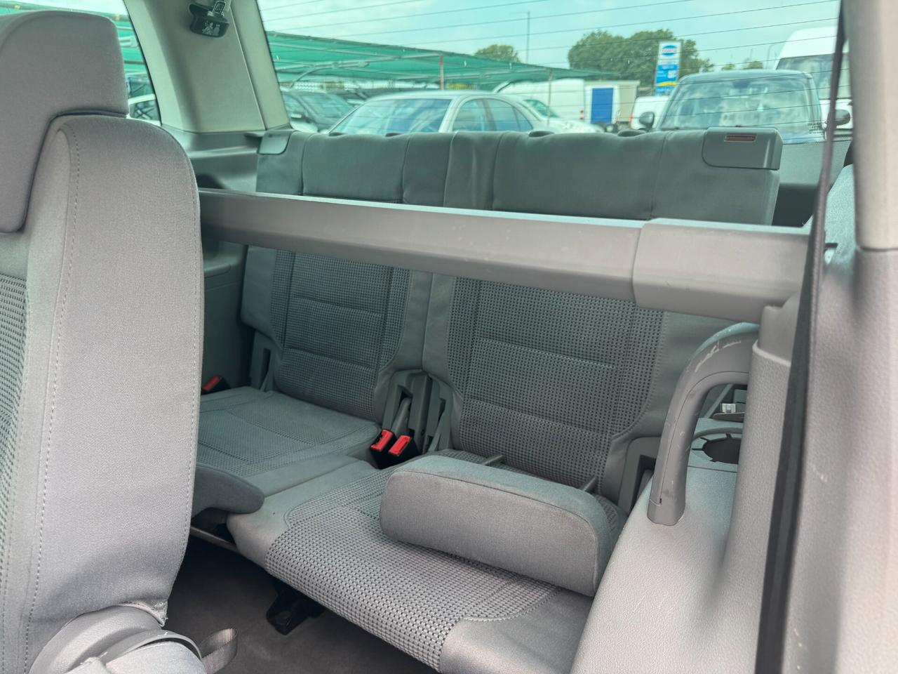 Volkswagen Touran 2.0 TDI Trendline Van - 7 POSTI