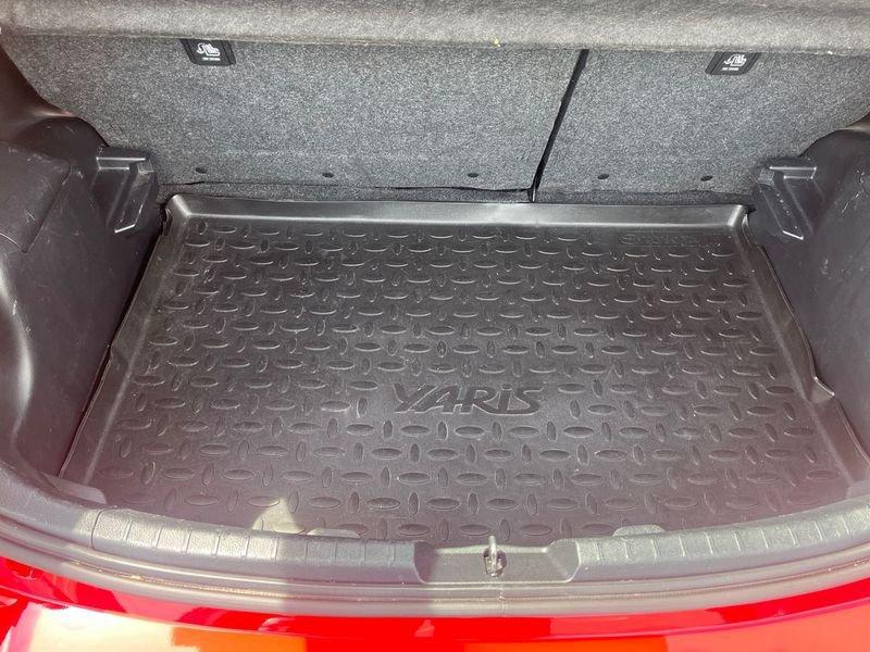 Toyota Yaris Yaris 5p 1.5h Cool my18