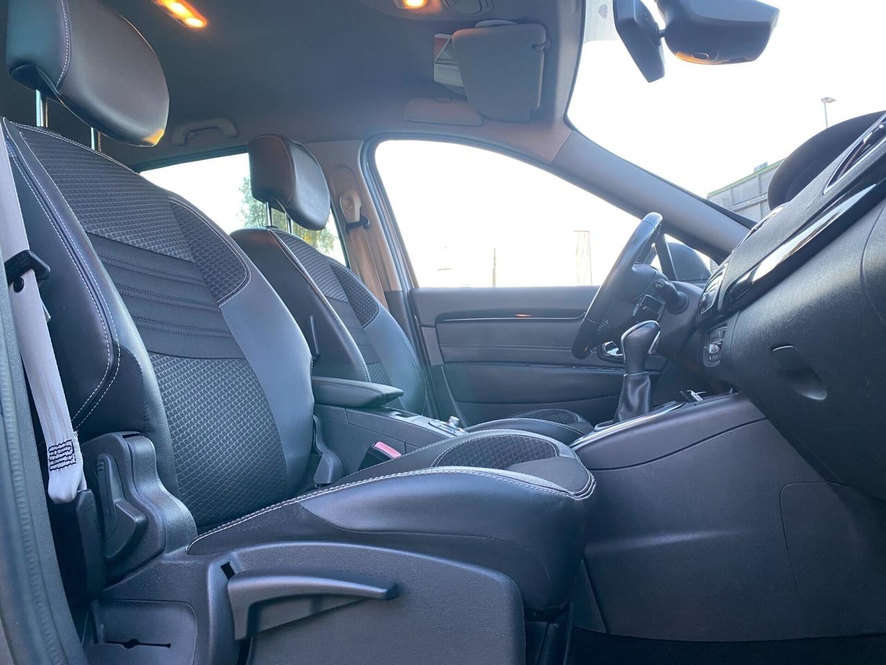 RENAULT - Grand Scénic - dCi 8V 110 CV EDC