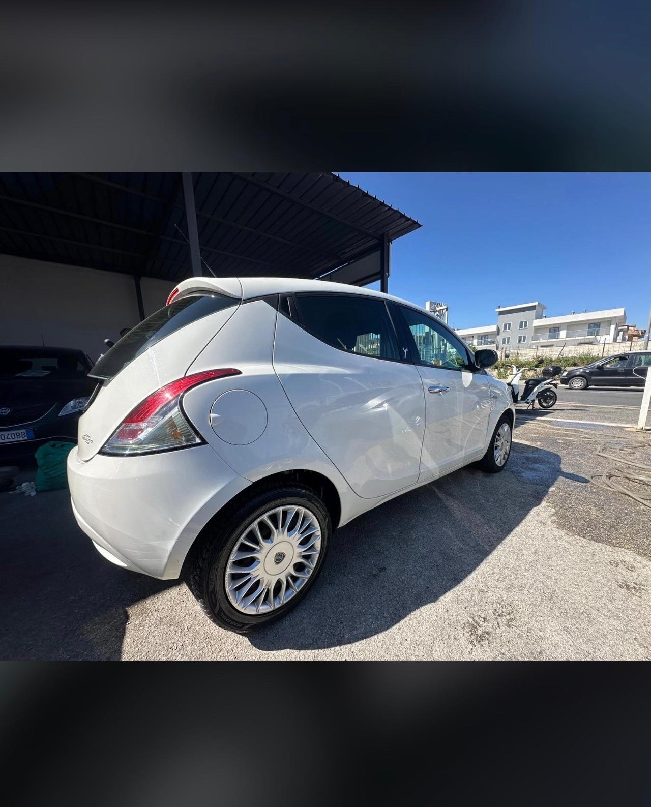 Lancia Ypsilon 1.3 MJT 16V 95 CV 5 porte S&S Gold