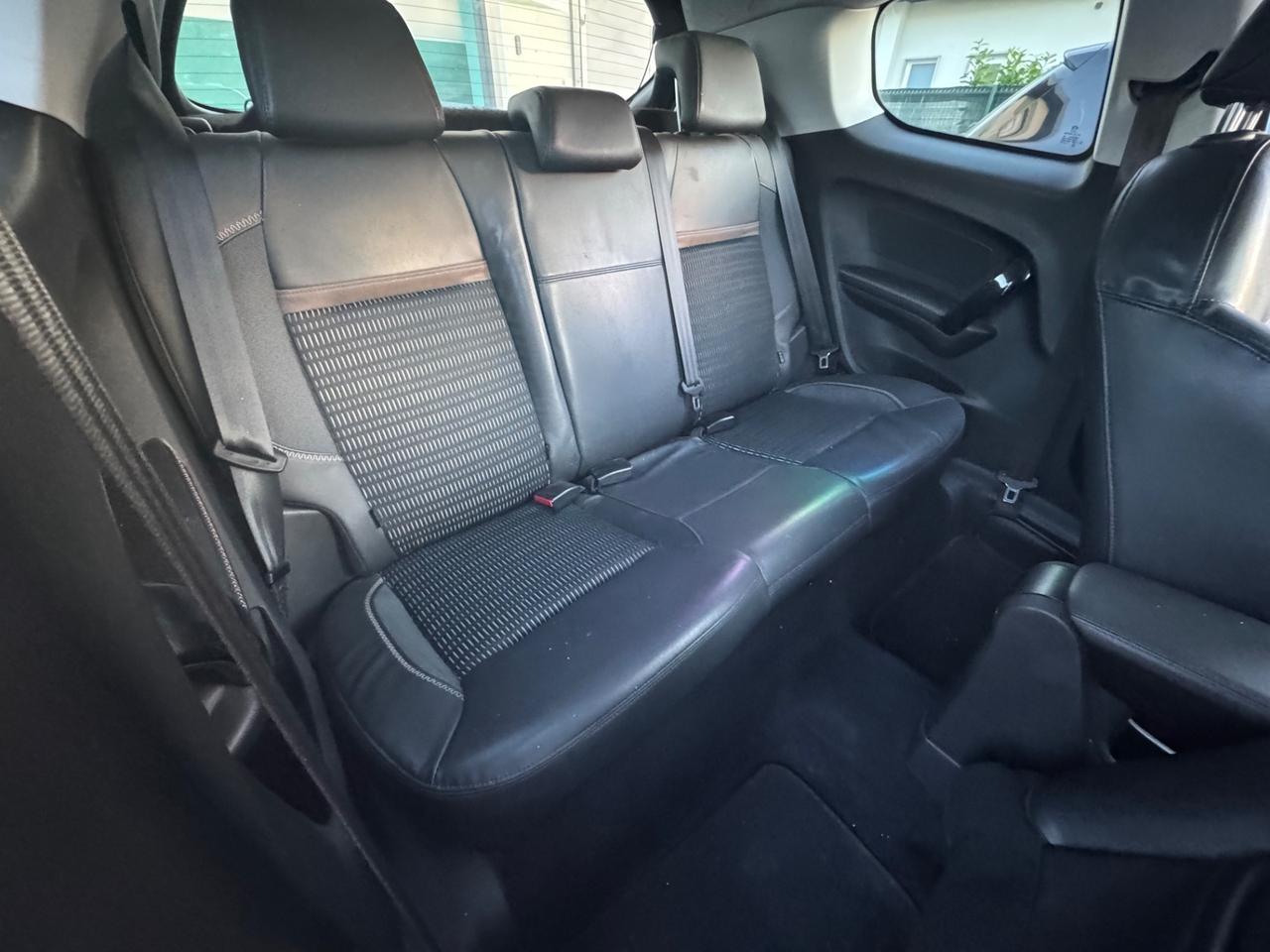 Peugeot 208 1.4 HDi 68 CV 3 porte Allure