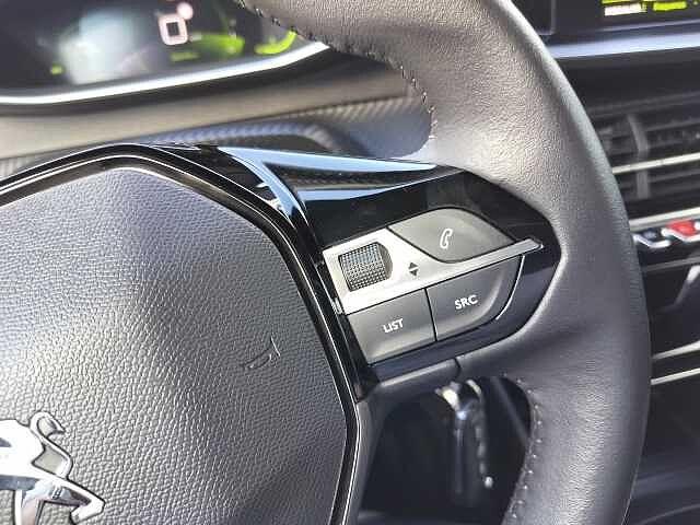 Peugeot 2008 PureTech 100 S&S Allure Pack