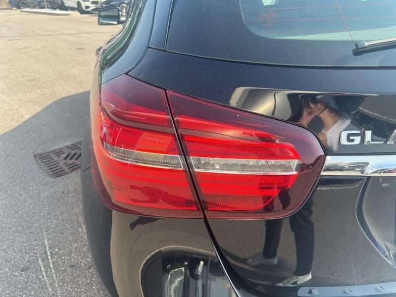 Mercedes-Benz GLA 180 SPORT AUTO