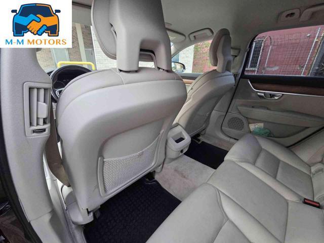 VOLVO V90 D4 AWD Geartronic Momentum