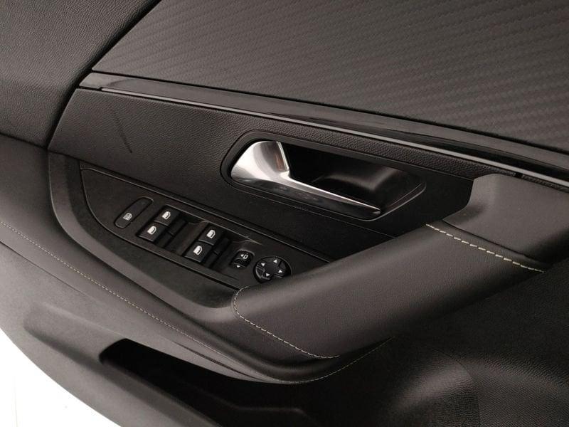 Peugeot 2008 2008 PureTech 130 S&S EAT8 GT