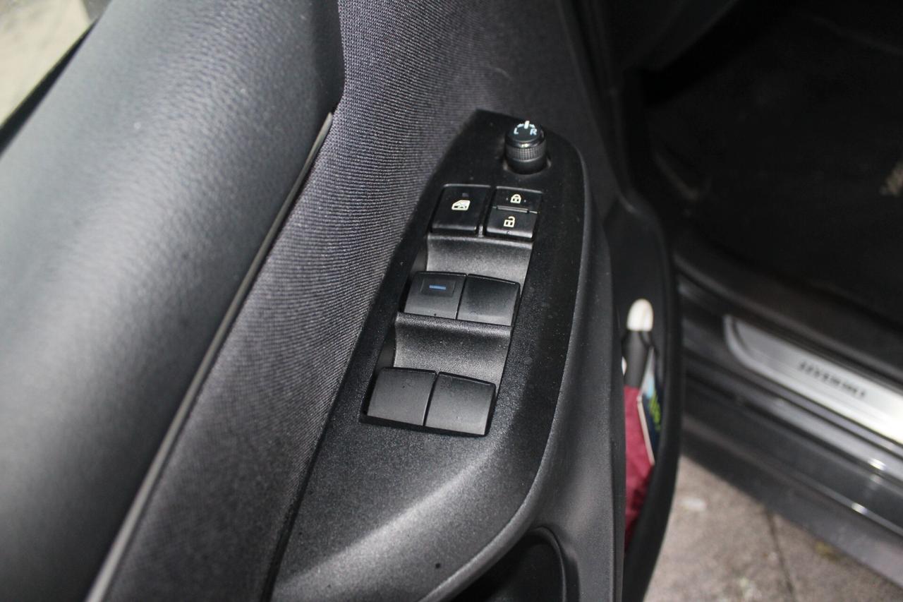 Toyota Yaris HYBRID TREND