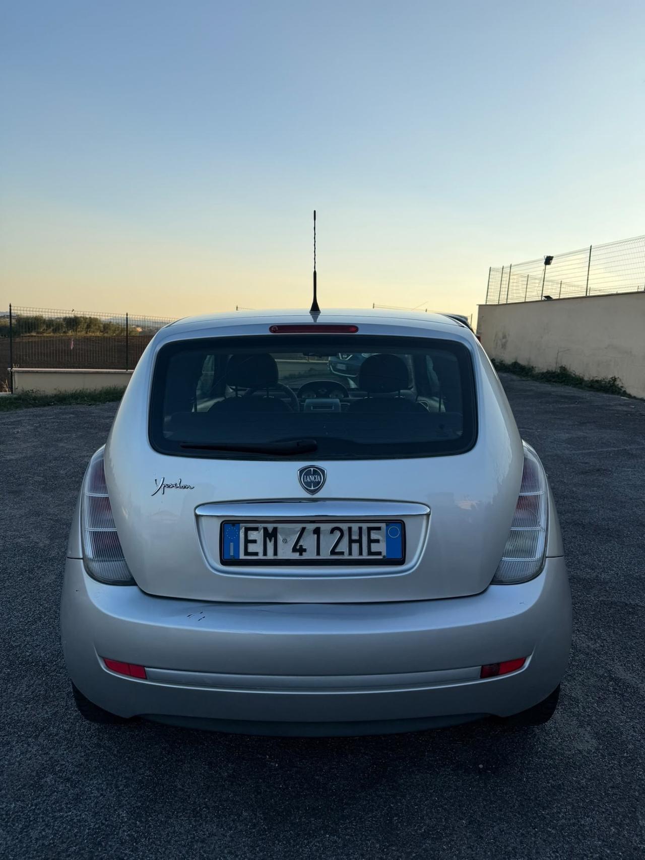 Lancia Ypsilon 1.2 69 CV Unyca