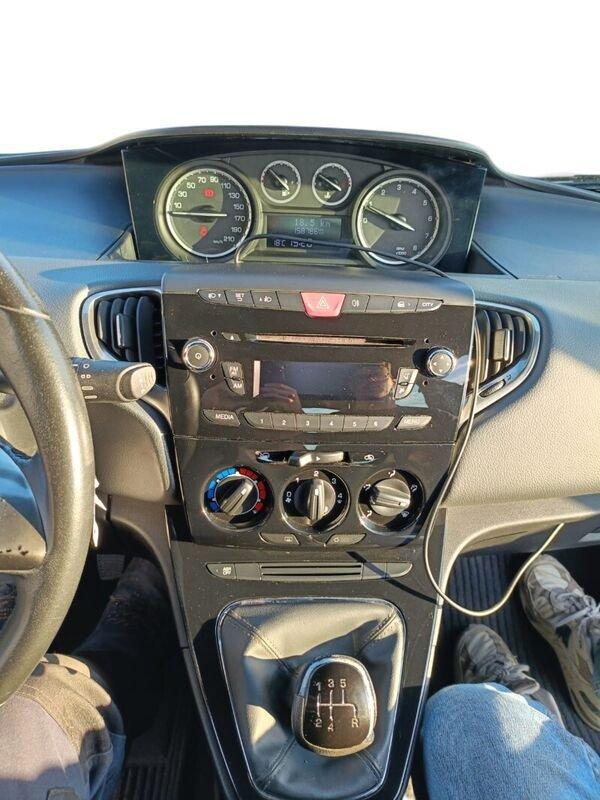 Lancia Ypsilon Ypsilon 1.2 69 CV 5 porte Silver