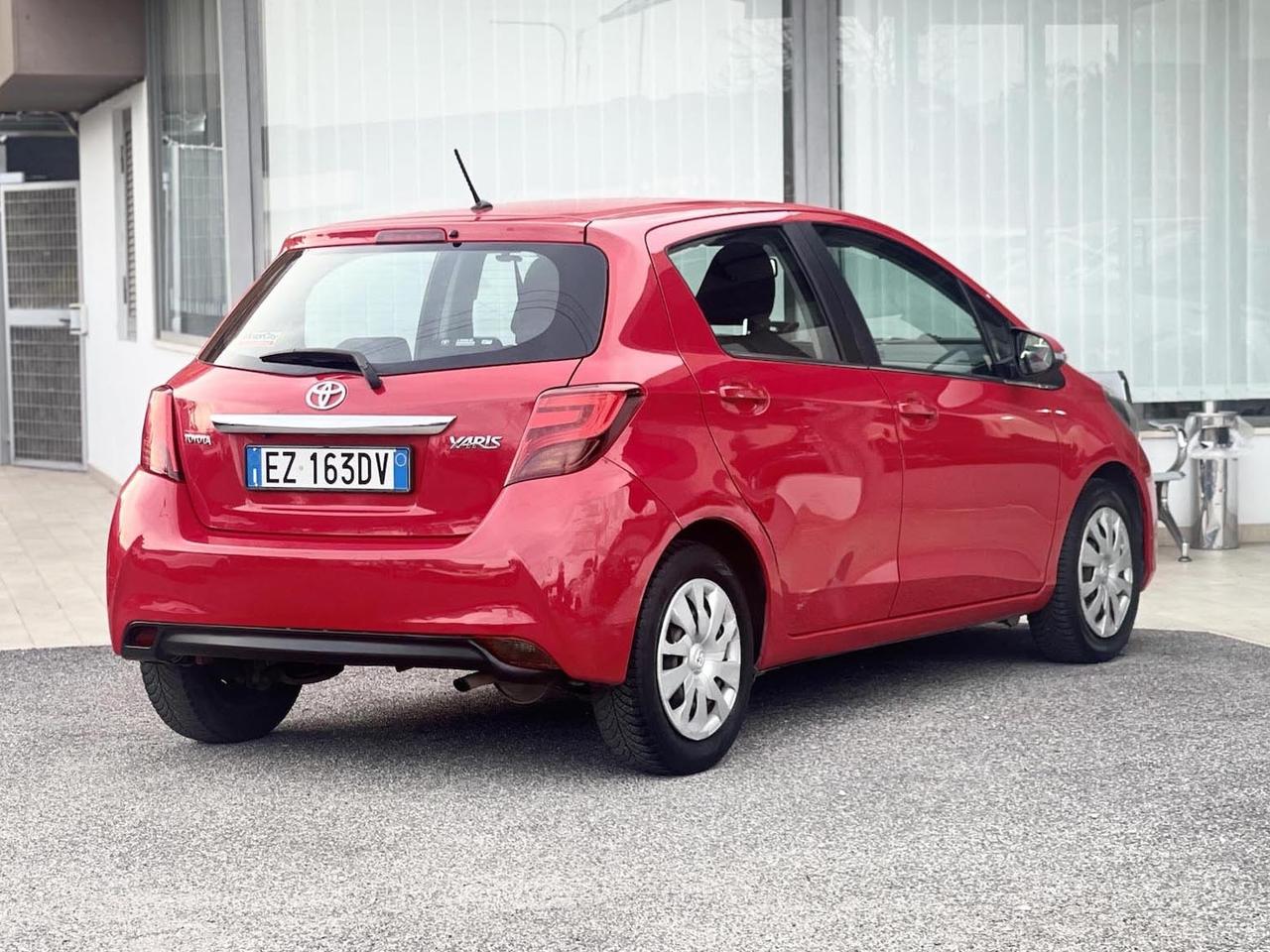 Toyota Yaris 1.0 Benzina 69CV E6 Neo - 2015