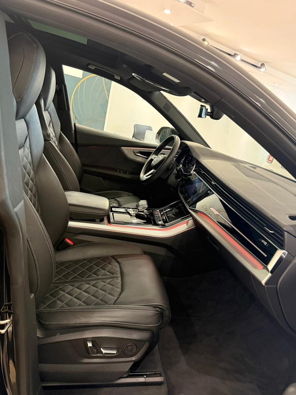 AUDI Q8 SQ8 SUV TFSI QUATTRO TIIPTRONIC SPORT ATTITUDE CON SOLI 15.000 KM