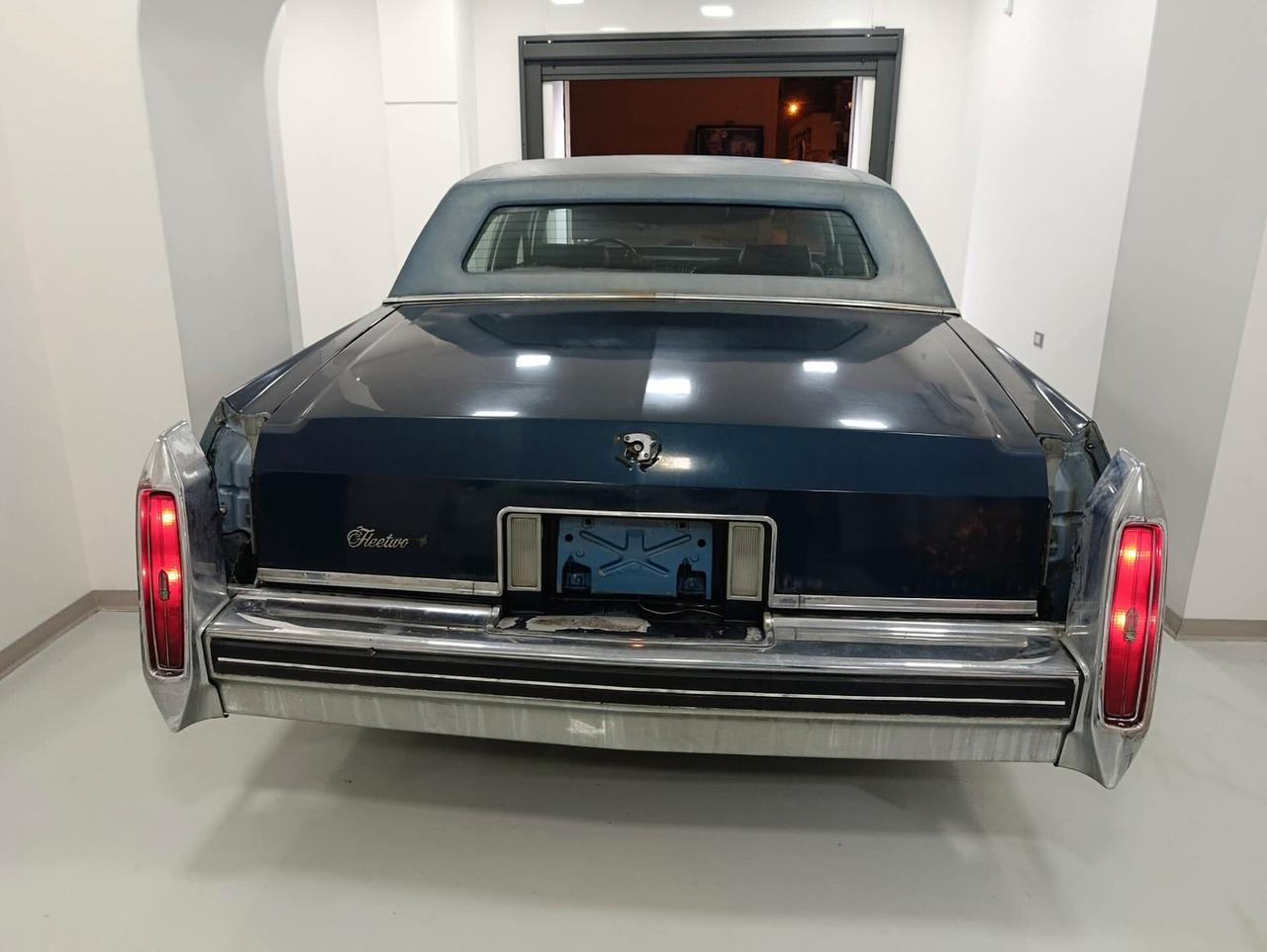 Cadillac Fleetwood BROUGHAM