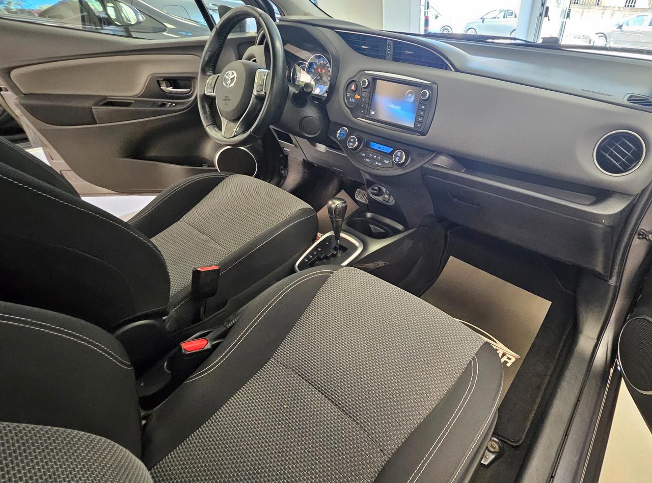 Toyota Yaris 1.5 Hybrid 5 porte Cool AUTOMATICO
