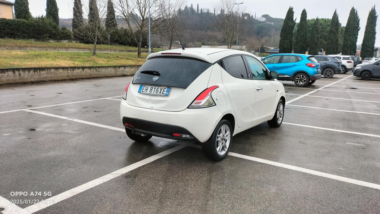 Lancia Ypsilon 1.2 69 CV Platino