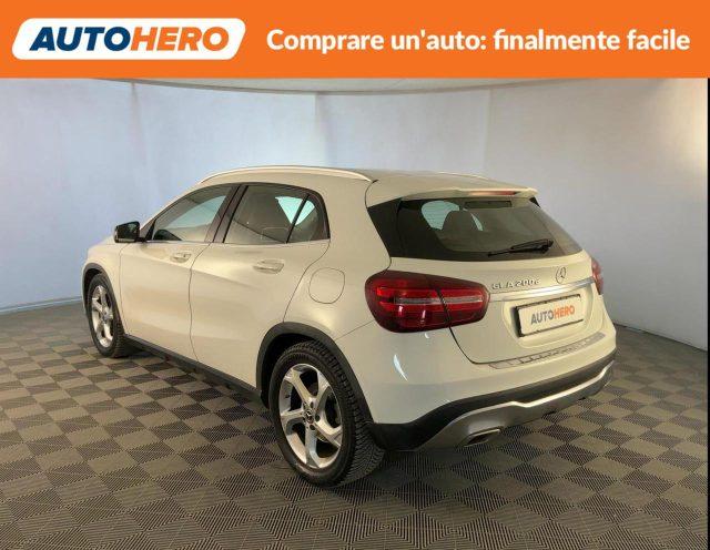 MERCEDES-BENZ GLA 200 d Automatic Sport
