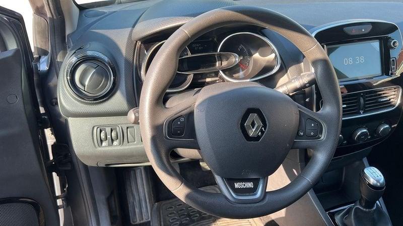 Renault Clio Sporter 1.5 dCi 75cv Moschino Zen Sporter 1.5 dCi 75cv Moschino Life