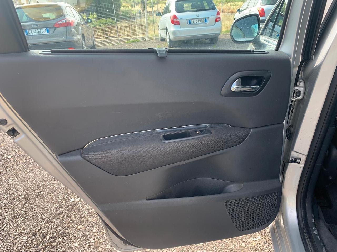 Peugeot 5008 1.6 HDi 112CV Premium