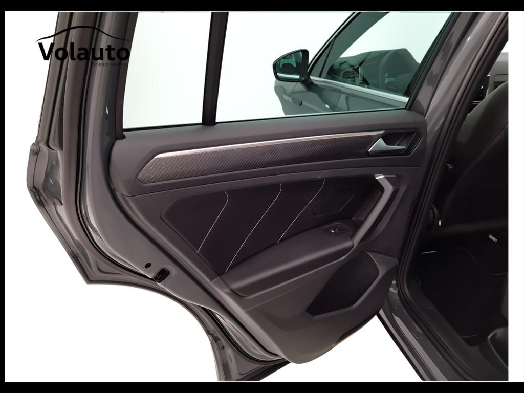 VOLKSWAGEN Tiguan II 2021 - Tiguan 1.5 tsi R-Line 150cv dsg