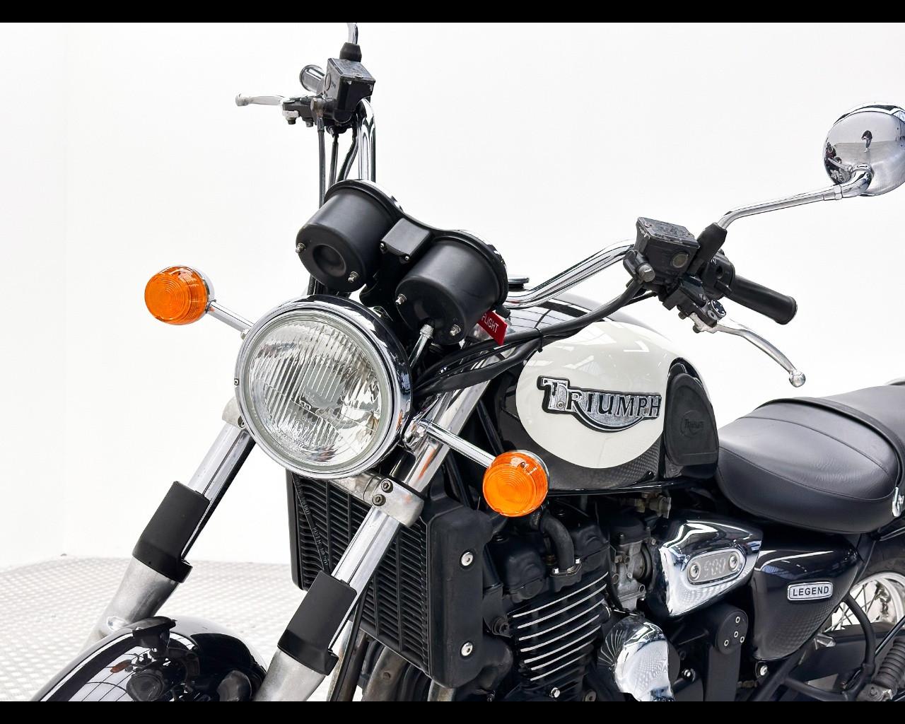 TRIUMPH TRIUMPH 900 LEGEND