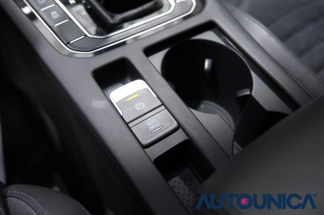 VOLKSWAGEN Passat Variant 2.0 TDI 190 CV DSG HIGHLINE BMT FARI LED