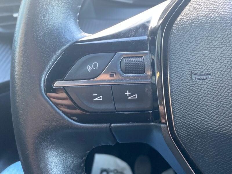 Peugeot 2008 PureTech 100 Active Pack S/S