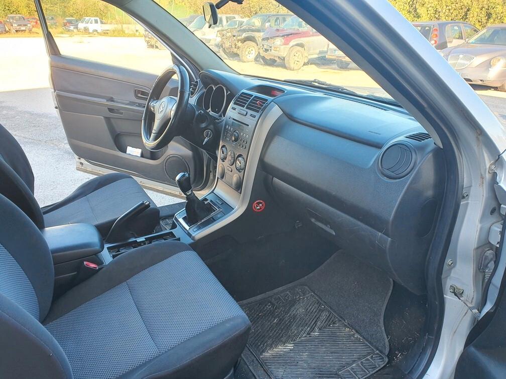 Suzuki Grand Vitara 1.6i 16V 3p. 4WD Metano