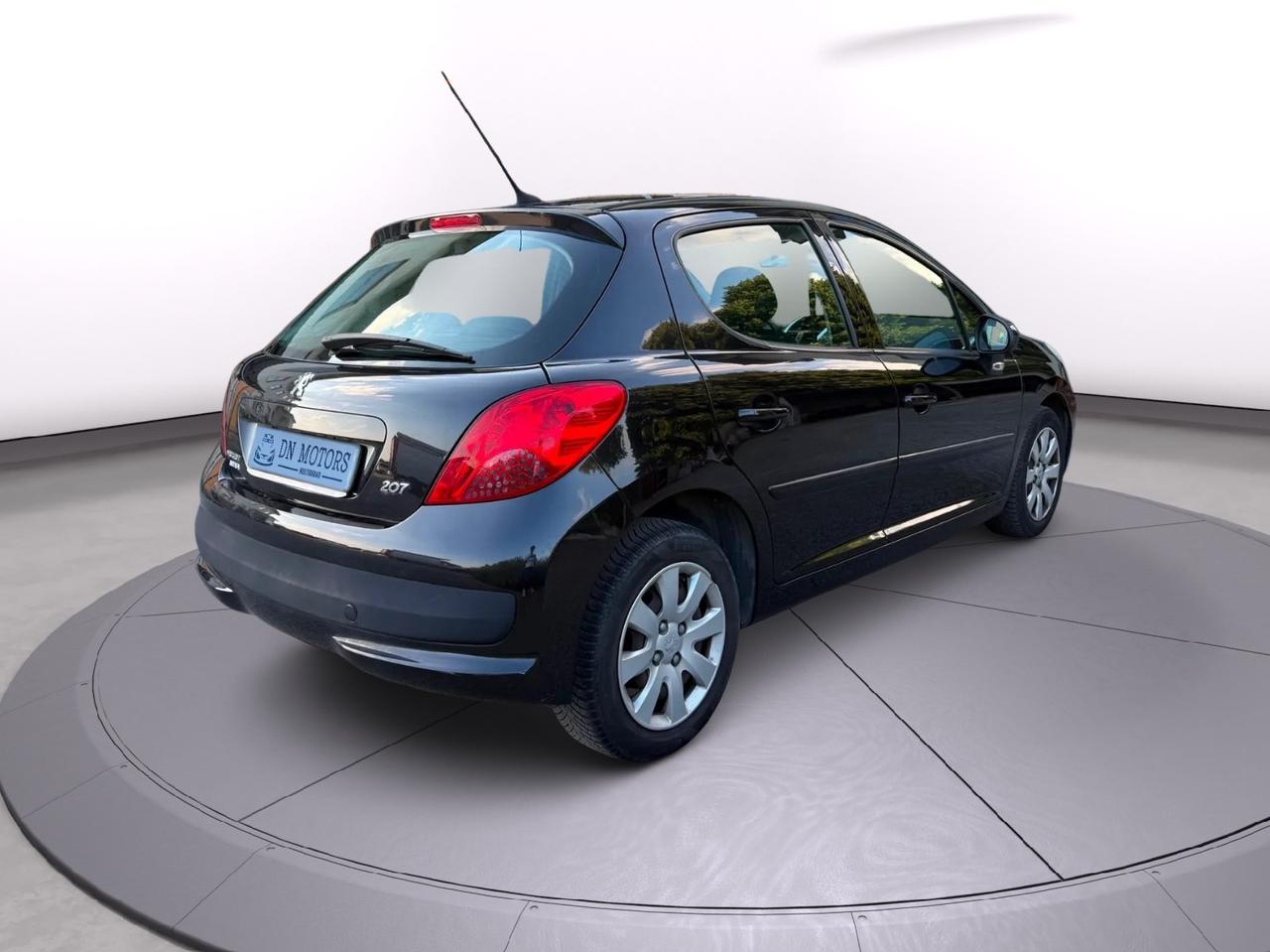 Peugeot 207 1.4 benzina gpl anno 2009 neo patentati