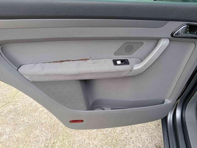 VOLKSWAGEN Touran 1.9 TDI 105CV Highline 7 posti NEOPATENTATI