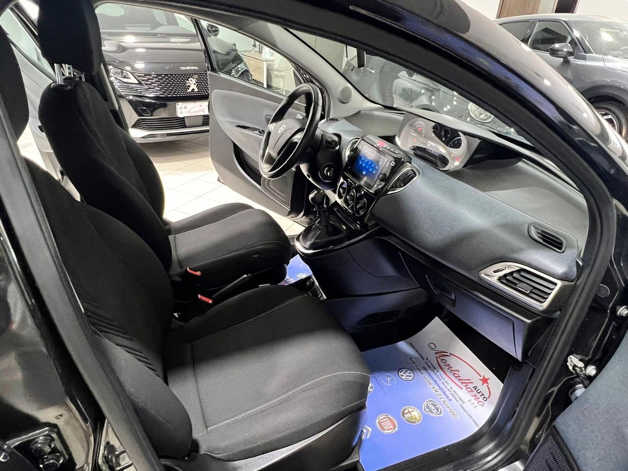 Lancia Ypsilon 1.0 FireFly 5 porte S&S Hybrid Gold