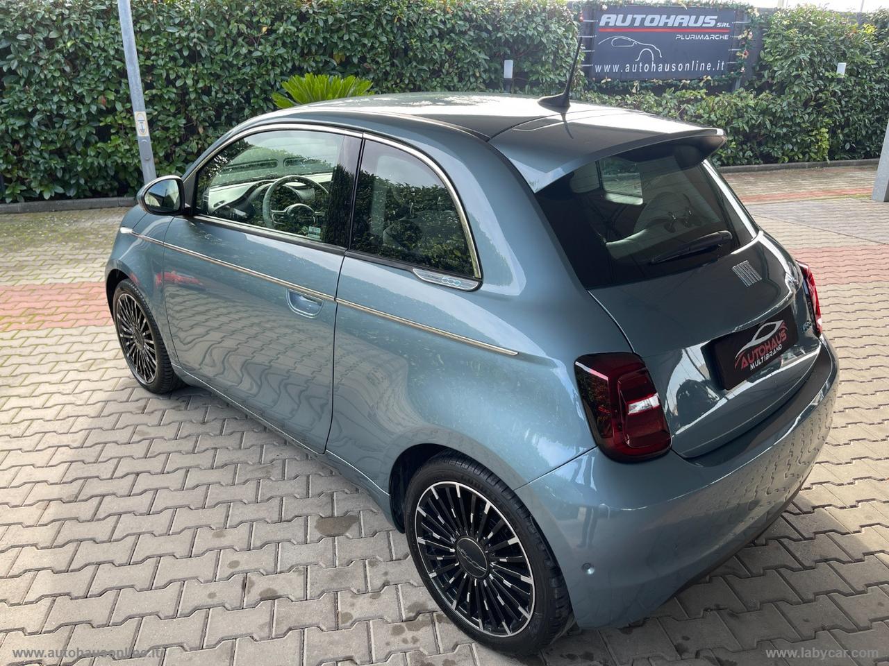 FIAT 500e 3+1 42 kWh La Prima