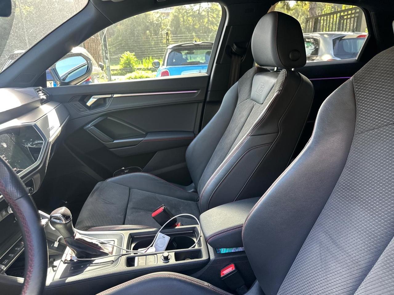 Audi Q3 SPB 40 TDI quattro S tronic Identity Black pano