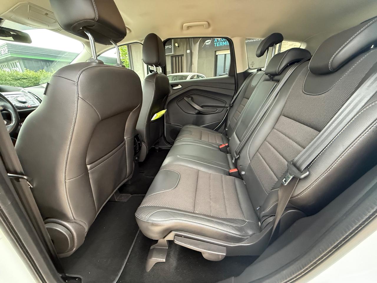 Ford Kuga 2.0 TDCI 150 CV S&S 4WD Powershift Titanium