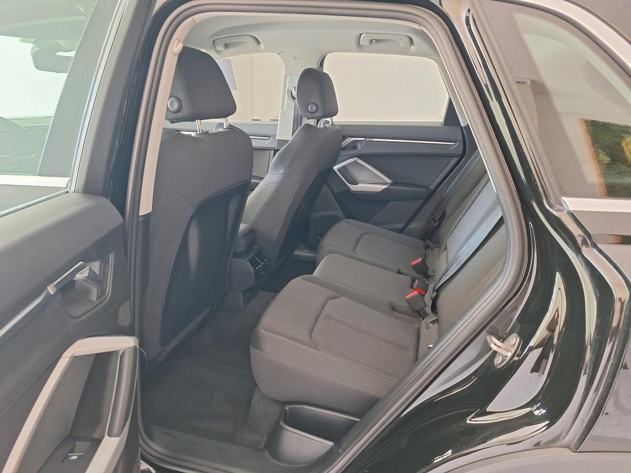 Audi Q3 35 TDI S tronic Business