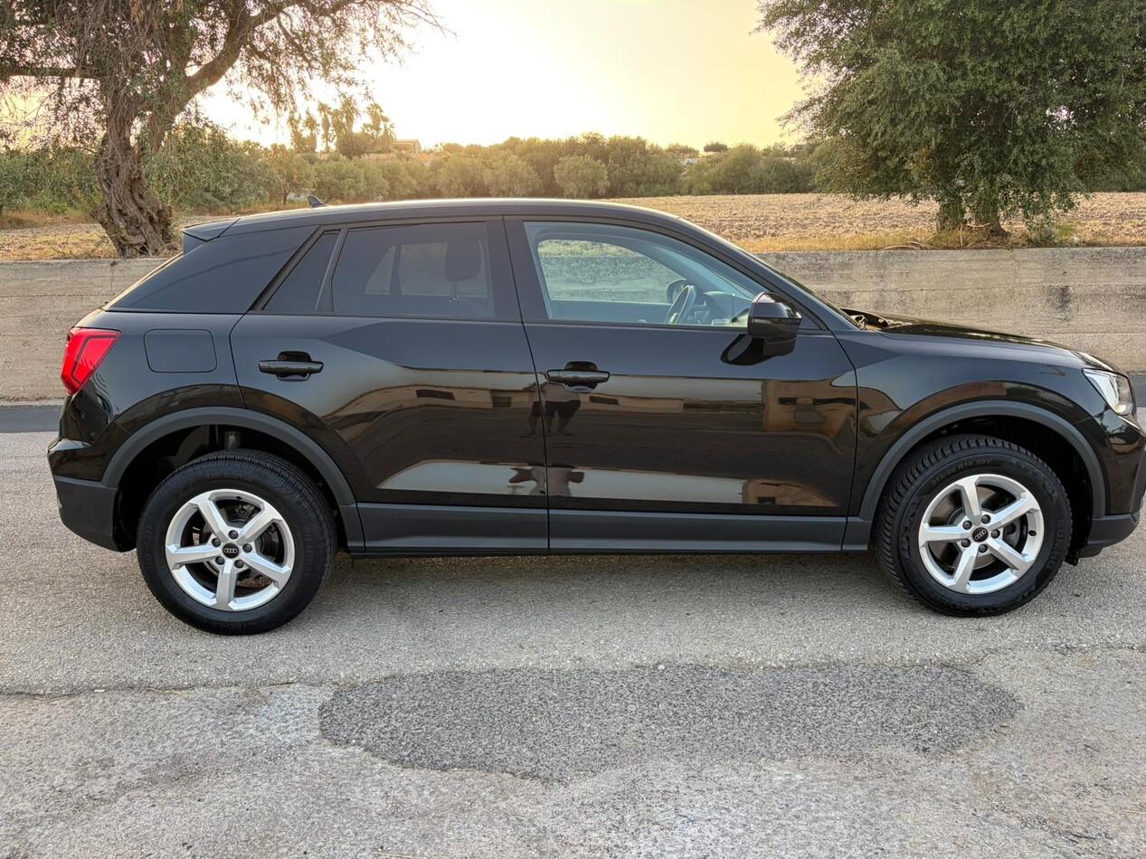 Audi Q2 35 2.0 tdi Business s-tronic